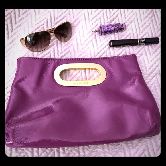 MICHAEL Michael Kors Handbags - Michael Kors purple clutch